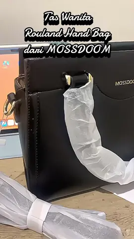 MOSSDOOM Tas Wanita Rouland Hand Bag - MDB0808 #taswanita #taskekinianmurah #tasselempangmurah #slingbagwanita #taswanitakekinian #tasmurah #tasselempangkekinian #tasselempangwanita #tasselempang #mossdoom #handbag #taskuliah #taskerja 