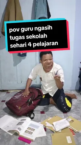 mana PR nya fisika, mtk, pkn, bahasa indo. bikin pusing, pulang sekolah jam 3 sore lagi😭😭 #pov #when #foryou #anaksekolah #prsekolah #tugassekolah #xzybca #sekolah #fyp #viral #page 