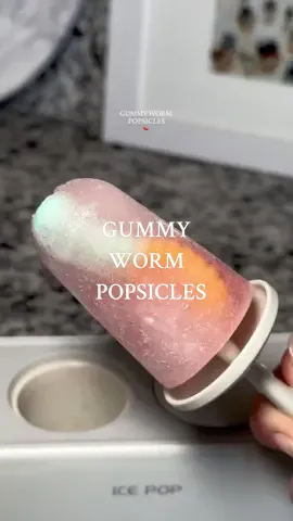 Gummy worm popsicles #popsicle #popsicles #gummyworms #candy #treats #frozentreats #summervibes #snacks #snackideas 