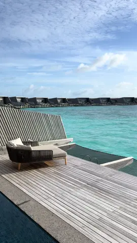 Waking up in the Maldives 🫶🏼 #honeymoon #2024bride #maldives #maldiveshoneymoon #stregismaldives #stregis 