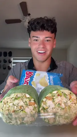 Vinny’s Cafe Chicken Ceaser Wrap #vinnyscafe #grilledchickenceaserwrap #vinnyscafemukbang #mukbang #asmr #fyp 