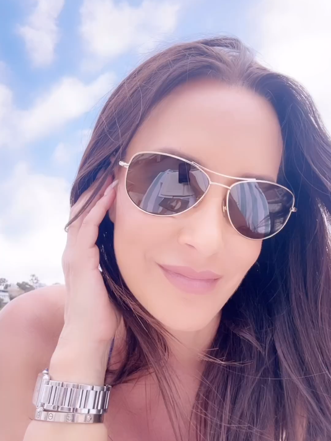 #ThrowbackThursday to a secret west coast getaway ☀️📚🌴. Soaking up solo sunshine at the rooftop pool, lost in a good book—talk about a novel way to spend an afternoon! 😎✨ #CaliforniaDreaming #PoolsideParadise #SecretEscape  #SoloAdventure #Sunshine #RooftopRelaxation #TBT #TheRealLisaAnn