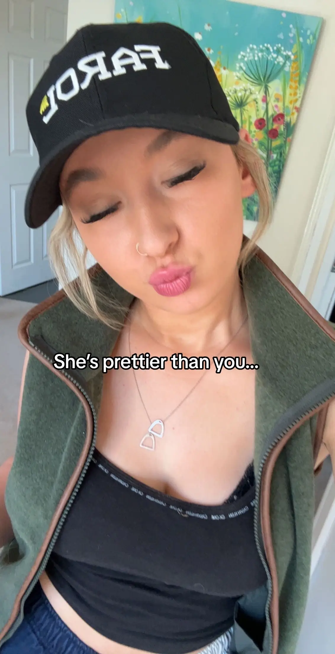 #youngfarmersdoitbest🤌🏻🥩🐄 #girlsthatfarm🌾🌾 #cowsoftiktok #tractorsoftiktok #tractorlover #dairyfarmer #dairyfarmer #youngfarmersdoitbest #haymakingseason s