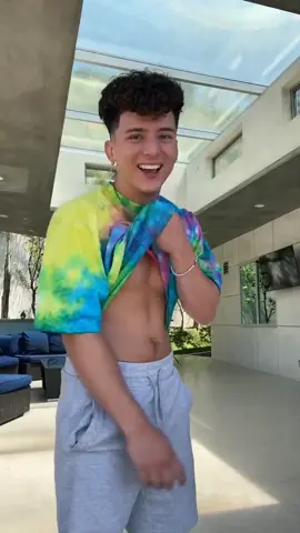 #2020 #kesfet #yagizaasigimdiyincekesfetoluyormuş #tiktok #dance #tiktokdance #tiktokdans #song #hotelroomservice #tonylopez #body 