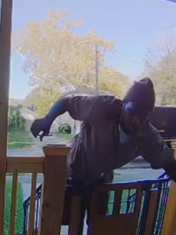 Delivery driver caught in 1080p 😂 (🎥: @simplisafe) #delivery #deliverydriver #ring #caughtonring #videodoorbell #doorbell #fedex #amazondelivery #ringdoorbell #ringdoorbellfails #ringdoorbellclips #caughtoncamera #amazondeliverydriver #amazon #securitycamera