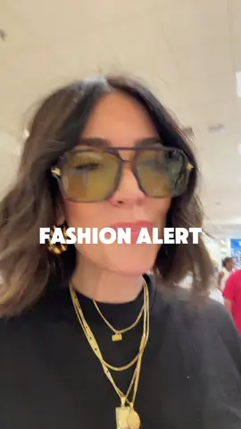 Si me equivoco, me corrigen sin pena. En esta cuenta aceptamos los errores #diva #tiktokmoda #divalomas #fashionstylist #fashioninspo #fashionhunter #fashionhacks #belleza #viral #latiafashionista #stylist #modaentiktok #destacame 