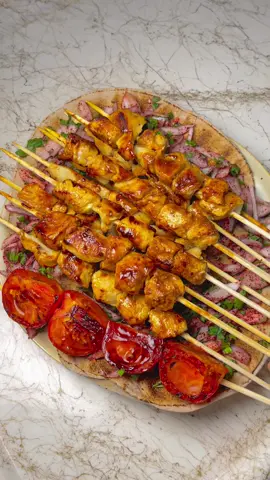 تكة دجاج بهارات بصل بودره ثوم بودره بابريكا بهارات دجاج ملح  زبادي  نص كوب خل ابيض كشب خاشوكة زيت زيتون زبادي نص كوب خل ابيض راشي خاشوكة زيت زيتون #explore #explorepage #شعب_الصيني_ماله_حل😂😂 #أكسبلور #reels #homedecor #healthyfood #mylife 