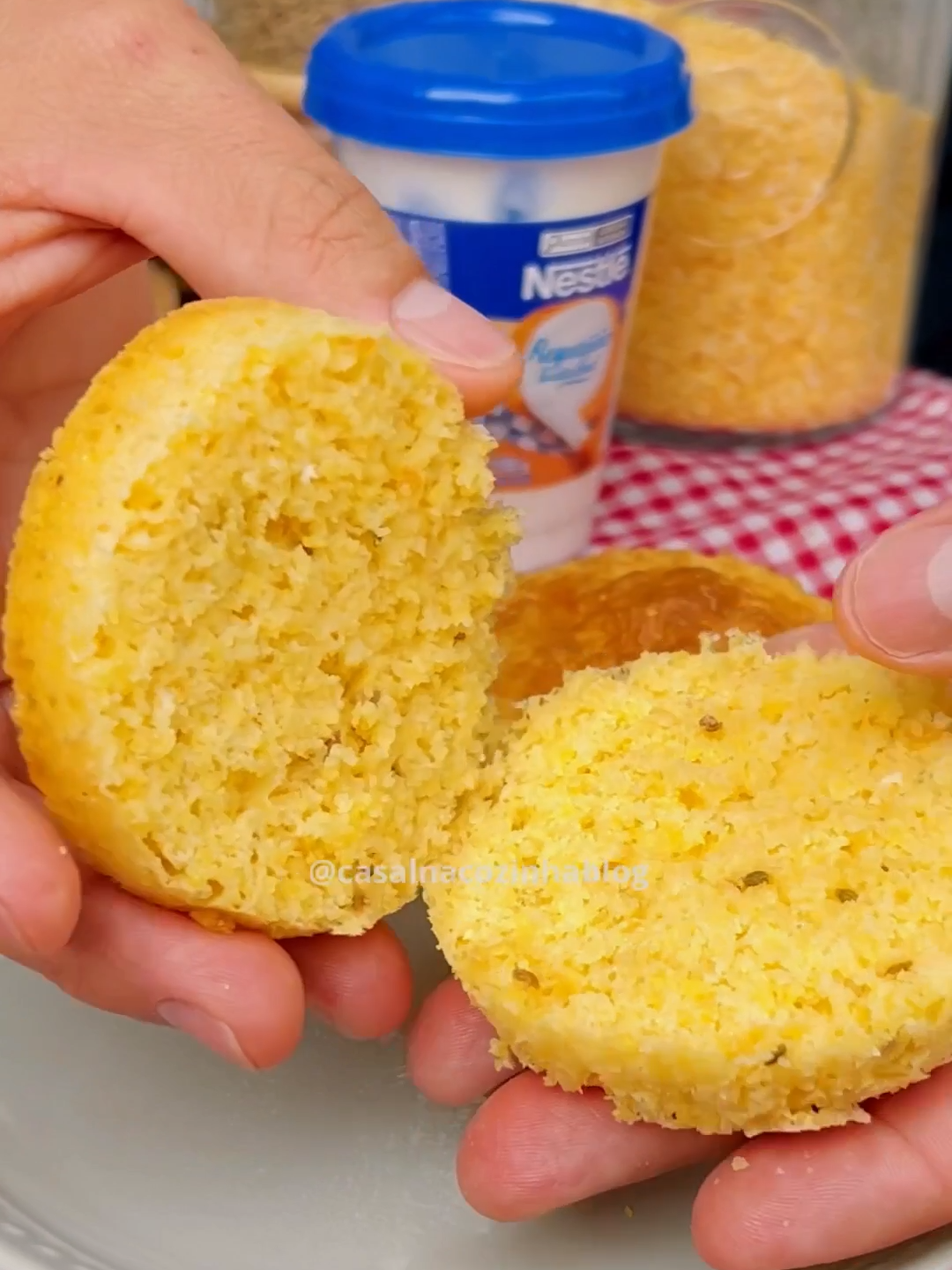 Pãozinho de milho SAUDÁVEL e SEM glútem, SEM sovar feito na Air Fryer em 5 minutos!