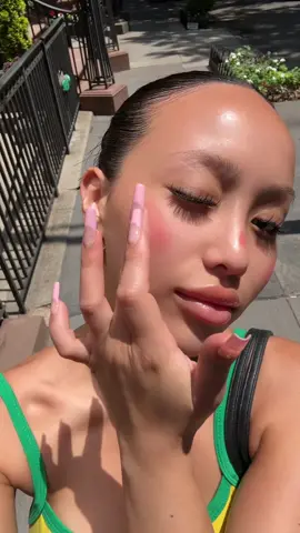 Grwm on the go 🏃🏻‍♀️💨 #makeup
