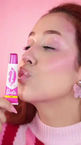 #publicidade Genteee @Carmed + @barbie não tem como errar, né? Juntou versatilidade, qualidade e sucesso no mercado e temos esses produtos maravilhosos! 💕 Aproveite para usar a coleção de diversas formas usando Pink, Rose Gold e Crysta, como eu 😍. #BarbieCarmed