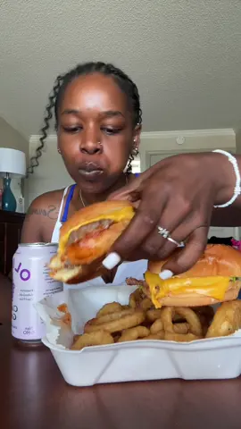 A very yummy Burger and POP Mukbang !!! #olipoppartner @OLIPOP 