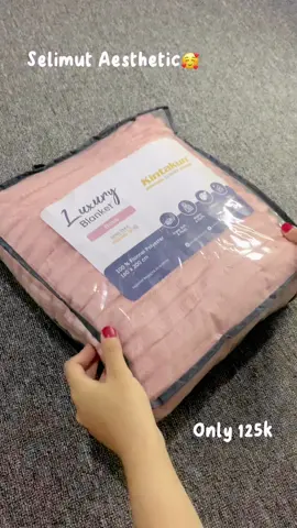 Selimut Aesthetic🌸🤍 lembut, tebel, nyaman bangett🥰🫶🏻 #selimut #selimutaesthetic #selimutestetik #selimutlembut #selimutlembutmurah #selimutlembutdannyaman #selimutlembutpromo #selimutlembutmurahmeriah #selimutbuluhalus #selimutmurah #selimutdewasa #selimutdewasalembut #foryou #fypage #foryoupage #selimuttebalmurah #selimutcantik #selimutalakorea #selimutpastel #fyppppppppppppppppppppppp #tiktokshop #belanjaditiktok #affiliate 
