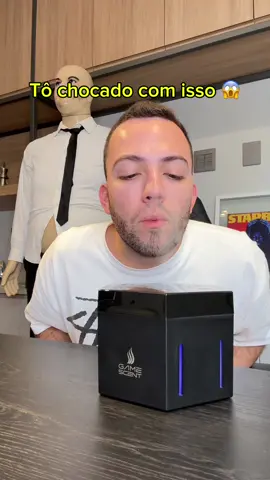 VOCÊ PODE SENTIR O CHEIRO DO FILME COM ISSO AQUI 🎥😱 Eu tô simplesmente chocado! Dá até medo do que colocar pra assistir KAKAKAKAKAKA Me sentindo num cinema 4D em casa! Gostaram???