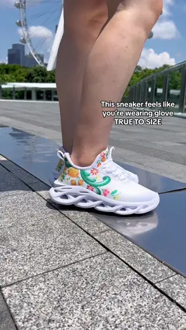 Feels like you are wearing glove, super cute and comfy, also love the design#viral #trendy #sneakers #tiktokmademebuyit #tiktokshopdealsforyoudays #walkingshoes 
