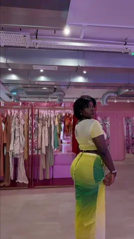 bright colours on dark skin>>>> @prettylittlething 💗🦄✨ #OOTD #outfitideas #outiftinspo #fashiontok #fashiontiktok #plthaul #prettylittlething #plt #foryoupage #ukblackgirl #blackgirloutfits #holidayoutfits 