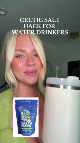 salt hack for my babes that constantly chug their stanleys and constantly have to use the restroom, this helps my water absorb more and less trips! 🧂👊🏻 #celticsaltbenefits #celticsalt #lifehacks #lifehackstiktok 