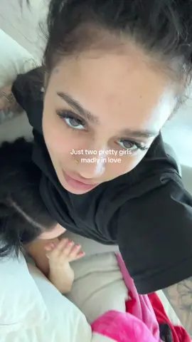 This is what it feels like to fall for a girl 👩🏻‍❤️‍💋‍👩🏽 #wlw #lgbt #fypツ 