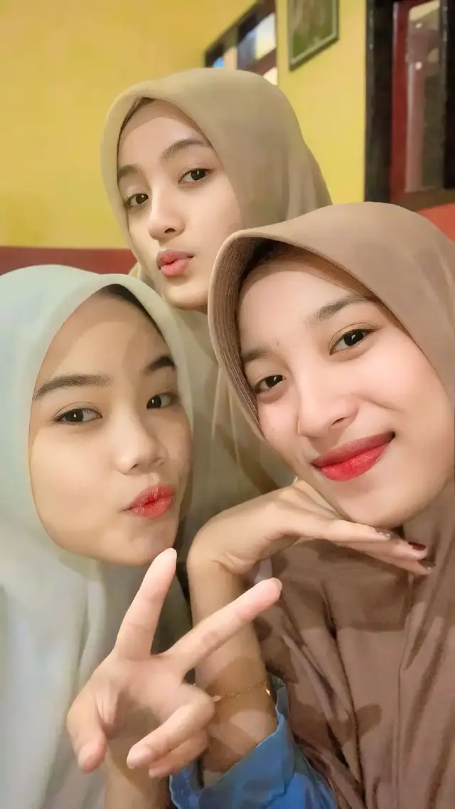 Pesona santri ngantuk an😌 .  .  #santriwati #xyzbca #fyp 