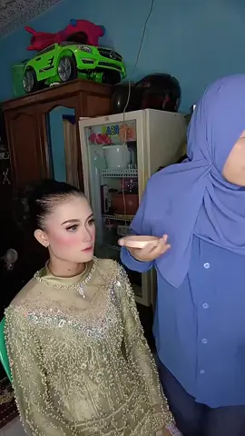#LIVEhighlights #TikTokLIVE #LIVE  makeup pengantin hari ini thx my fathner kuh @yaaaaa  @sitysolihaty @aldecorationgms 