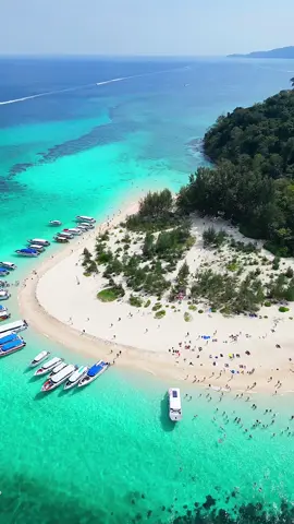 Destination Phi Phi Island 🏝️💦 📍-Pileh Lagoon       -Nui bay       -Bamboo Island       -Koh Phi Phi  #thailand #travel #thailandtravel #beautifuldestinations #beach #islandlife #boatlife 