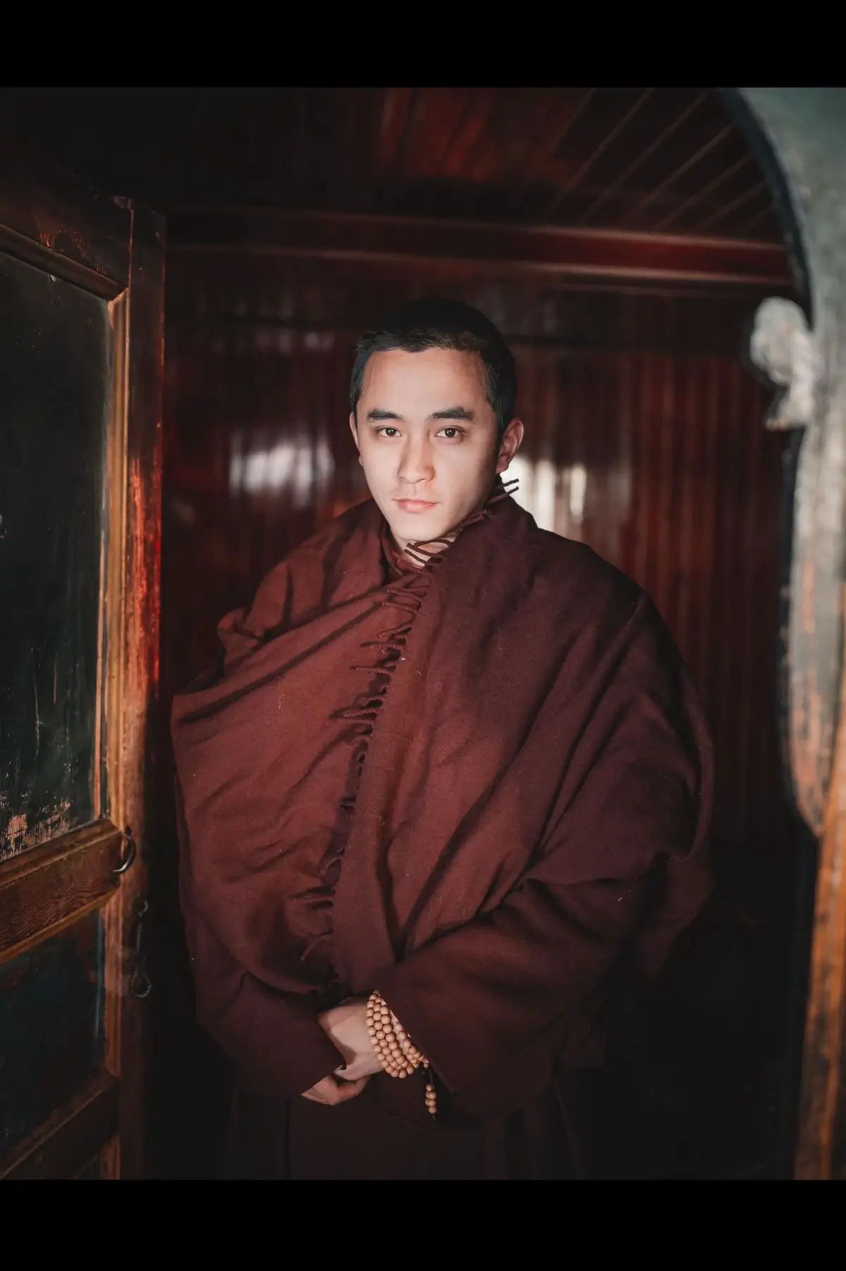 “照相机的镜头干净了，才能拍出栩栩如生的美景，同样，我们的心清净了，才能看到生活中的美好。” —索达吉堪布