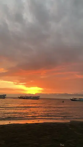 Tea tonja nipakamma🙂#sunset #storymakassar #storybugis #storywhatsapp #fypシ #senja #storymakassar_bugis #bugistiktok #bugismakassar #lagumakassar #lagudaerahmakassar 
