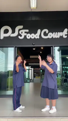 รีวิว FOOD COURT โรงเรียนโพธิสารพิทยากร‼️ นำเสนอ อาจาร์ยอิทธิโชติ ลิ่มสกุล สมาชิก นางสาวญาโณบล ชุนฉาย ม.6/10 เลขที่21 นางสาวปาลิตา สมานมิตร ม.6/10 เลขที่27 นางสาวภวรัญชน์ บัณฑุวงศ์ ม.6/10 เลขที่30 นางสาวภีรดา ภาวะทรัพย์ ม.6/10 เลขที่33 นางสาวสิริภัทร สุพรรณ์ ม.6/10 เลขที่41 #โพธิสารพิทยากร #พสหวานเจี๊ยบ #โพธิสารหวานเจี๊ยบ #โรงอาหาร #โรงเรียนดังฝั่งธน #TikTokกินเที่ยว #รีวิวอาหาร 