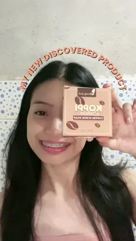 Flexing my newly discovered product! I’m so glad I found this KOPPI SHEA coffee scrub soap from @BeautyLush Skincare Essential! 🤎        #koppishea #koppisheabybeautylush #koppisheacoffeescrubsoap #beautylush  #coffeesoapscrub 