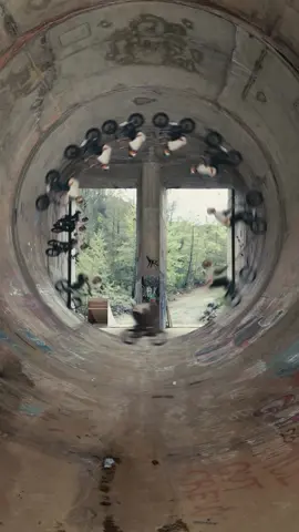 tekrar tuşu bozuldu🤩 #redbull #kanatlandırııır #bmx #bike #loop #tunnel 