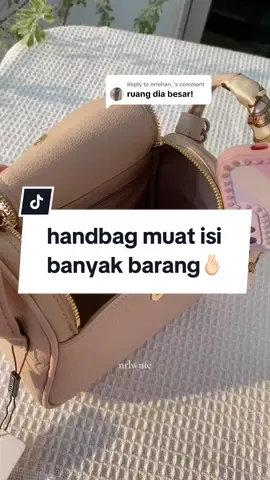 Replying to @nrrehan_ yess ruang dia besar macam2 boleh letak dalam handbag Mossdoom ni 😻 #mossdoom #mossdoombag #moosdoomslingbag #moosdoomofficial #handbag #handbagcollection #koreanstylehandbag 