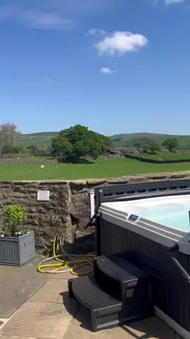 The best staycation location 🫶 #fyp #staycation #partyhouse #ukpartyhouse 