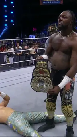 #AEW World Champion #SwerveStrickland hit AEW International Champion #WillOspreay with the House Call during #AEWDynamite ! #allelitewrestling #prowrestling #whosehouse 