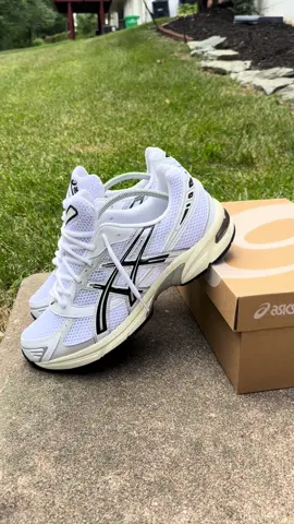 Close up look at the ASICS Gel-1130 White Cloud Grey!😮‍💨 #fyp #fy #sneakers #resellng #resellngsneakers #entrepreneur #sneakerhead #dmv #dmvtok 