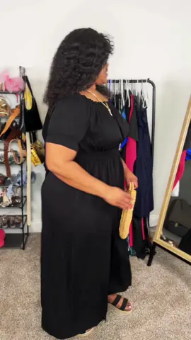 Its sundress season and this all black maxi dress is perfect for the summer! #amazonfinds #amazonplussizefashion #plussizemaxidress #plussizedress #amazonfashion 