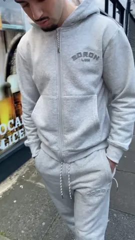 #zoron #tracksuit 