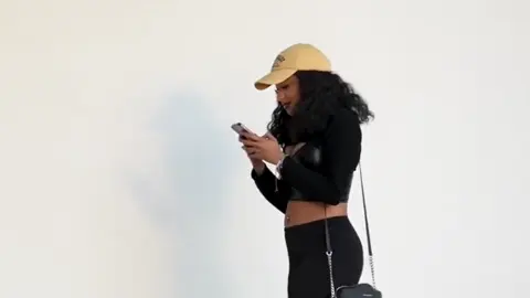 GOLD DIGGER PRANK PART1 #LondonsWay🥷🏽 | #islandboyrah #loysltytest #fyp≥ #publicinterview #public #couple #publicvideos #viral #viealvideo #usa #nigeria #gana #kenia #uganda #africa #lagos #abeokuta #kampala #nategotkeys #golddigger #prank #xyzbca #gold #lamborghini #supercar #foryou