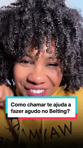 Eu tenho aprendido MUITO sobre Belting com os americanos principalmente agora fazendo um curso lá e ouvindo americano cantando o tempo todo, e quando eu fui ensaiar o coral da BSSM para cantarmos em Fevereiro eu sempre ouvia deles “eu nunca ouvi ninguém ensinar dessa forma”, justamente porque como o Belting funciona pra eles e pra gente é bem diferente!  Dito isso, começa a fazer sentido porque eles sentem diferente de nós, porque eles falam diferente de nós e eles beltam na hora de falar o tempo todo (@cherylporterdiva minha diva e o quanto eu aprendo de Belting com ela - método americano).  Vamos aprender com eles a Beltar de uma forma mais natural? O que esses insights te ensinam? Teste e me fala?  Faz sentido pra você? E se você quiser aprender a cantar, seja do zero até para aperfeiçoar a sua técnica na plataforma, tem um link na minha bio com mais informações!  Nunca mais chame “ô garoto/garota” da forma errrada, combinado? 😃 #belting #agudospotentes #aulasdecanto #técnicavocal
