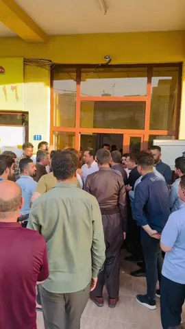 سوپاس بۆ وەفاداریتان  …………………… ئەمڕۆ بەندە لەگەڵ هەڤاڵان (سۆران عبدالله) و (نەرمین ئیسماعیل) بە چەپڵەڕێزانی خۆشەویستان و هەڤاڵانی گەڕەکەکانی موفتی و کشتوکاڵ و ئیسکان متمانەمان بەدەستان هێنا. دڵسۆزیتان لەبیر ناکەم کە چەندە بەحەماسەت و گەرم و گوریەوە هەڵتان بژاردمەوە بەلێن بێت خزمەتکاری هەمووتان بم، بەڵێن بێت گەرمتر و لەخۆبوردوانەتر خزمەتکاری ڕێبازی پیرۆزی بارزانی بم  سوپاس هەڤالانم خوشک و برایانی ئەزیزم..                                  ھەڵۆ کڵێسەيى                        بەرپرسی ڕێکخراوی ئیسکان 27ی حوزەیرانی 2024