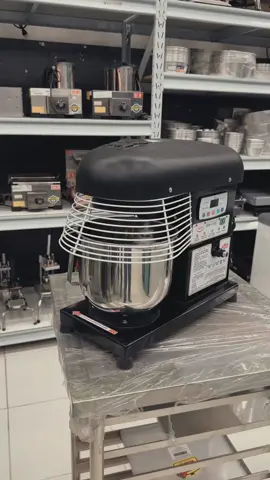 Vocês conhecem a batedeira 5kg da maná? Essa batedeira é muito eficiente, possui 10 velocidades 1.000w de potência, contém opção de cores diversas para você deixar sua cozinha ainda mais linda! Se interessou? Está em promoção! Chame a Mig Center  #fy #food #pao 