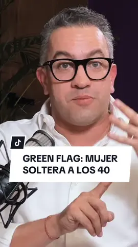 Escúchalo completo en YouTube “Tener 40 es decirle adiós al FOMO con Chumel Torres”💜🎙 Platiqué con @Chumel Torres del hate que le avientan, de lo que busca en una relación y de por qué los 40 son la mejor edad. #SensiblesYChingonas #RominaSacre #Sensibles #MujeresChingonas #SyCh #Podcast #PodcastMéxico 