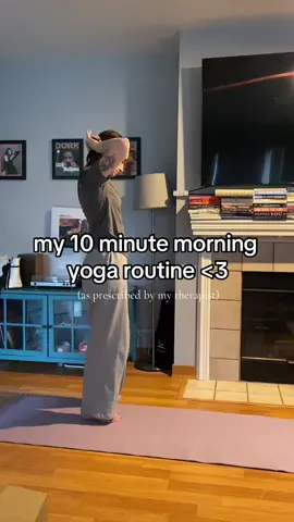 ik ik push ups arent yoga but it feels good to challenge my arms a little at the end so idc #yoga #yogaflow #yogapose #morning #morningroutine #Vlog #health #wellness #exercise 
