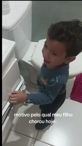 Motivos pelo qual meu filho chorou hoje 🤡