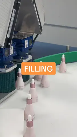 Behind the scenes filling today!🧴#cosmeticmanufacturer #skincare #haircare #cosmetics #australianmanufacturer #filling 