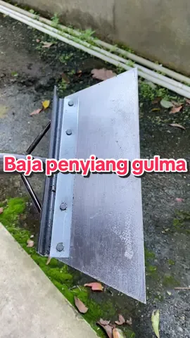 Alat multifungsi pembersih taman, penyiang rumput dan gulma #alatpertanian #sekop #pembersihrumput 