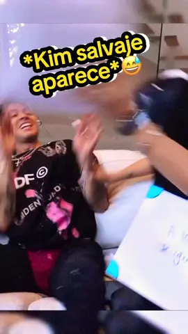 KIMBERLY LE TIRA PASTELAZO A JUAN 😅😂#jukilop#viral