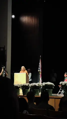 De mexico para el mundo.🇲🇽❤️🎓🌍 #fyp #viral #foryou #gaelbloqueado #viralvideo #graduation #mexico #leongto 