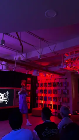 Đồng chí @tlinh lên đồ nào 🫶🏼 #masonnguyen #tlinh #defjamvn #universalmusic #siren 