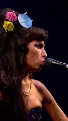 #OnThisDay in 2008, Amy Winehouse performed at ‘Glastonbury’ for the last time.  This one of Amy’s most well known iconic shows in her career with her attitude, punchlines in her songs and she seemed to be happy to be performing there again.  Amy wasn’t even the headliner and she pulled in the biggest crowd of that year with over 130K people.  #rememberingamy #amywinehouse 