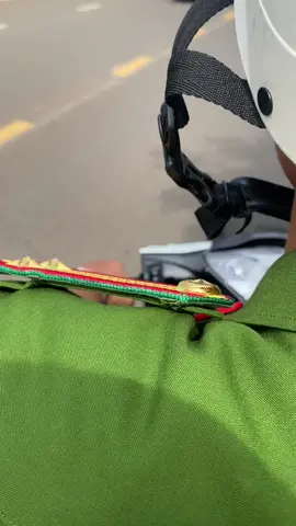 Ai đã từng ngồi sau xe như này chưa nhờ# #chucongan👨‍✈️ 