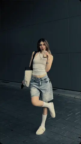 Women Outfit Idea #outfitideas #outfitinspiration #outfitinspo #StreetFashion #StreetStyle #streetwear #outfit #oodt 